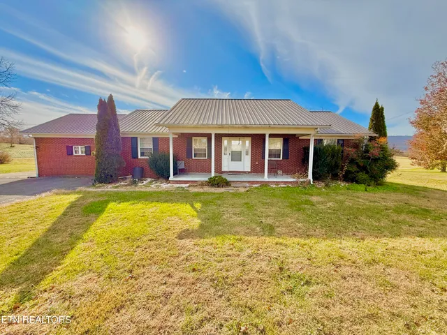 $299,000 | 224 Walnut Hill Lane, Ewing, VA 24248