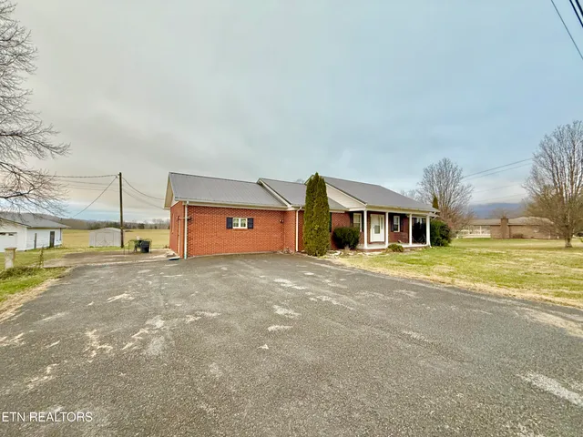$299,000 | 224 Walnut Hill Lane, Ewing, VA 24248
