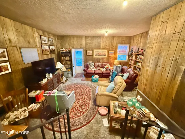 $299,000 | 224 Walnut Hill Lane, Ewing, VA 24248