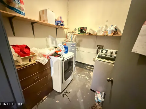 $299,000 | 224 Walnut Hill Lane, Ewing, VA 24248