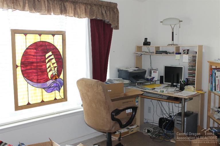 13562 Southeast Cayuse Road Prineville, OR 97754 - Photo 13 of 21 Office/sitting area off of master suite