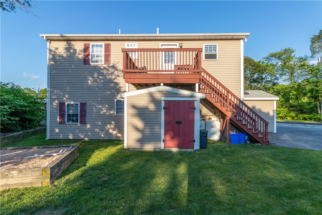 917 Stafford Road Tiverton, RI 02878 - Photo 3 of 32 Gallery Image 3