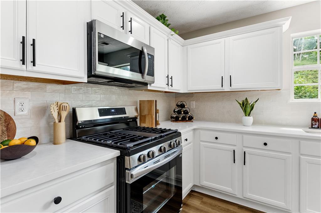 5654 Laurel Ridge Drive East Point, GA 30344 - Photo 11 of 45 Gallery Image 11