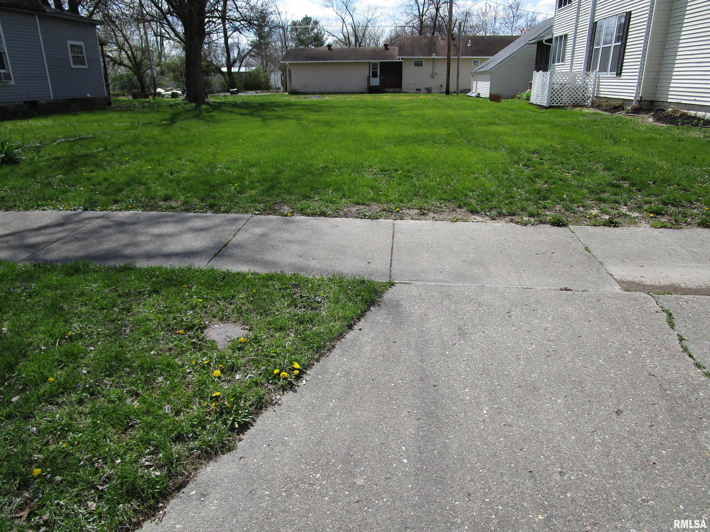 619 North Main Street Flora, IL 62839 - Photo 1 of 6 Gallery Image 1