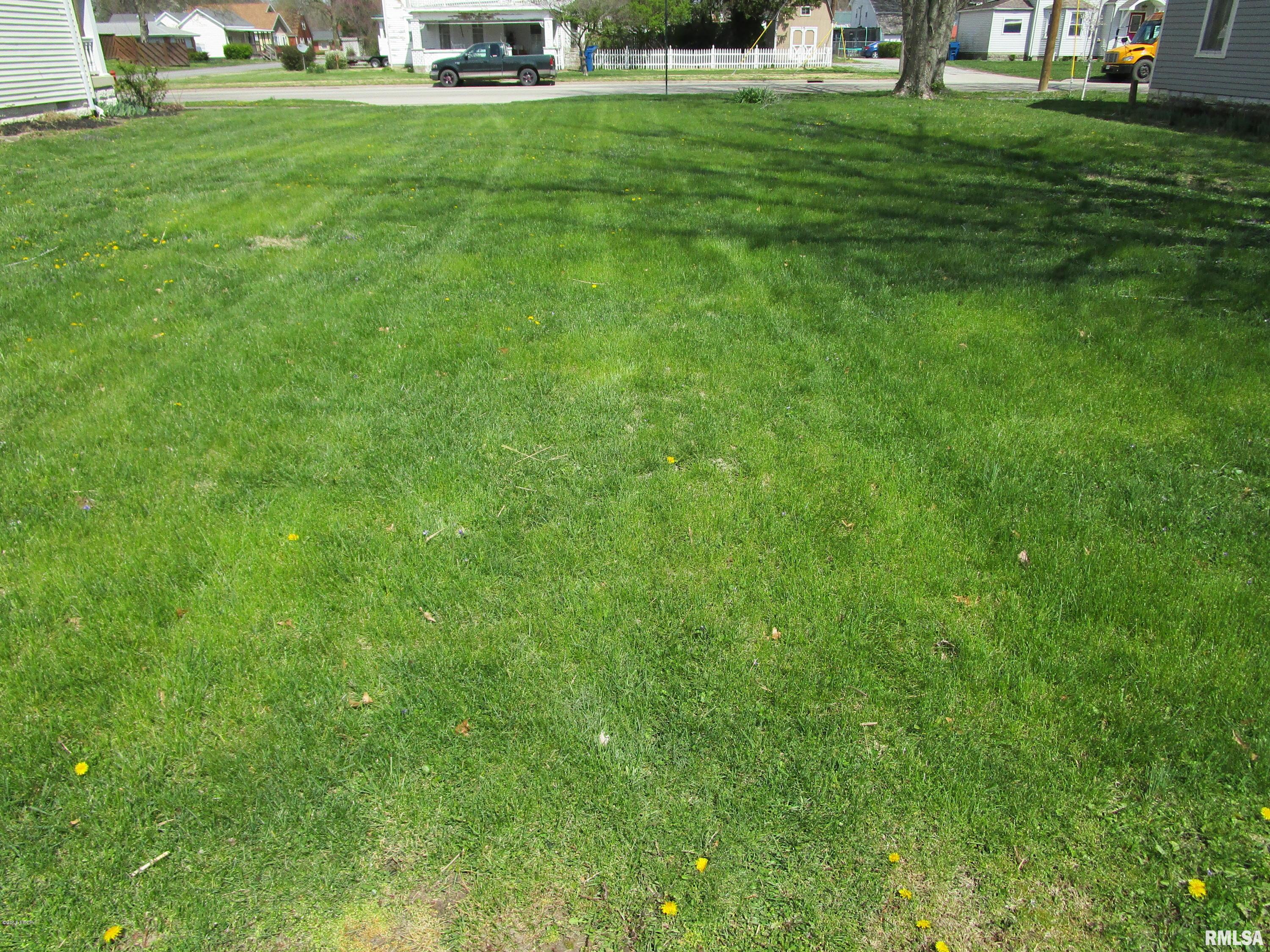 619 North Main Street Flora, IL 62839 - Photo 5 of 6 Gallery Image 5
