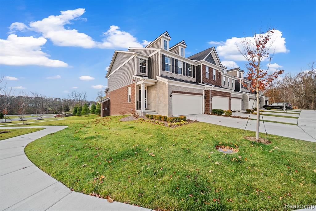 351 Strawberry Drive Rochester, MI 48307 - Photo 2 of 32 Gallery Image 2