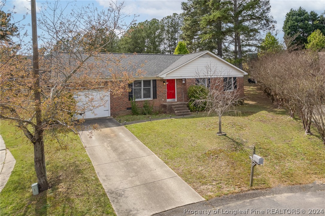 1955 Christopher Way Fayetteville, NC 28303 - Photo 32 of 35 a front view of house with yard