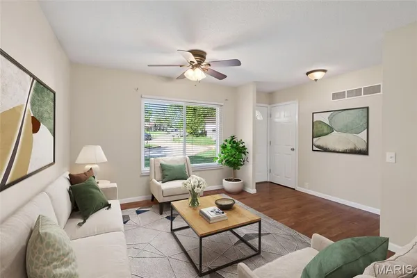 $300,000 | 433 Woodland Hill Court, Manchester, MO 63021