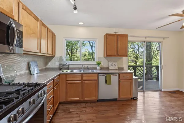 $300,000 | 433 Woodland Hill Court, Manchester, MO 63021