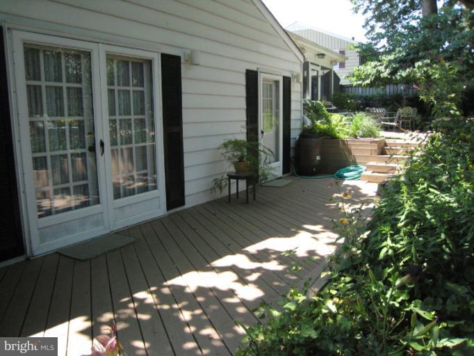 5301 Ravensworth Road Springfield, VA 22151 - Photo 20 of 27 Exterior (Rear)