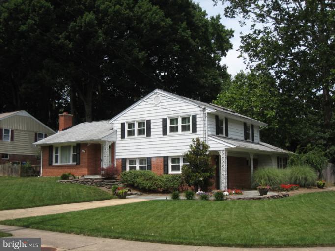 5301 Ravensworth Road Springfield, VA 22151 - Photo 27 of 27 Exterior (Front)
