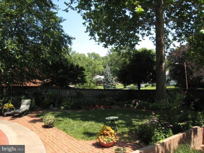 5301 Ravensworth Road Springfield, VA 22151 - Photo 4 of 27 View