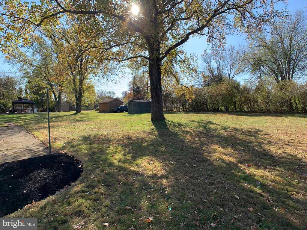 425 Springbrook Lane Hatboro, PA 19040 - Photo 24 of 27 Fantastic, Spacious Flat Back Yard!