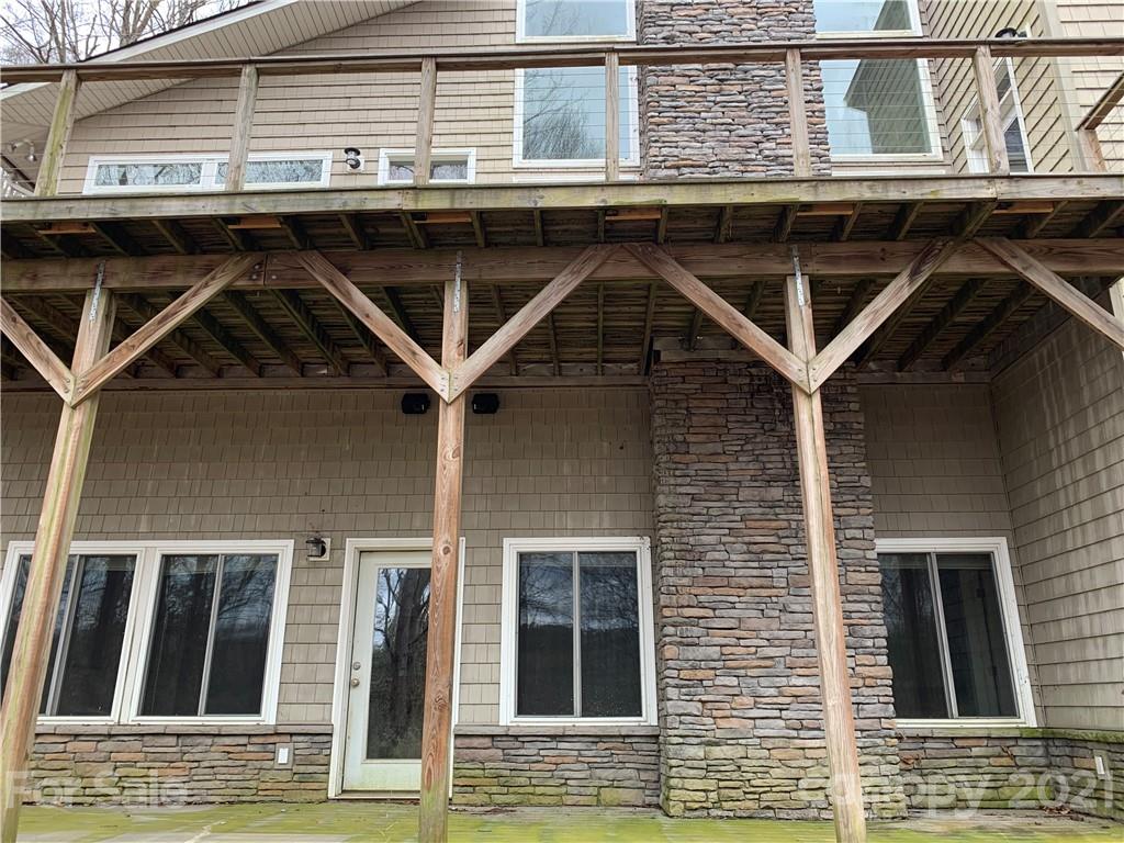 8060 Summit Ridge Drive Catawba, NC 28609 - Photo 5 of 32 a front view of a house with a window