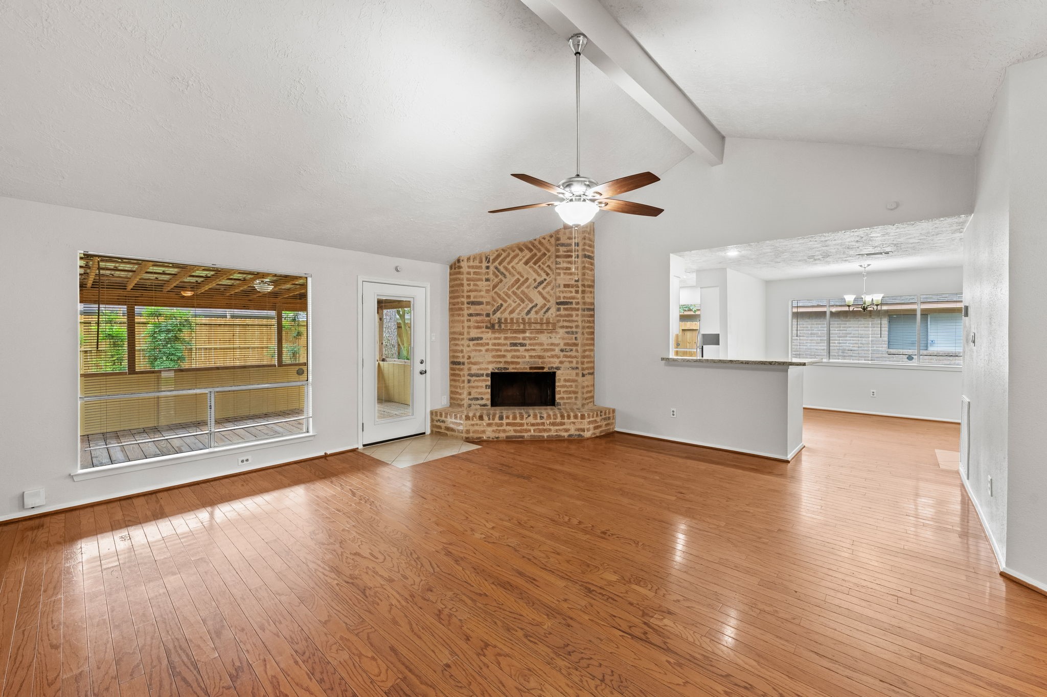 4503 Pineville Lane Spring, TX 77388 - Photo 5 of 24 Living Room