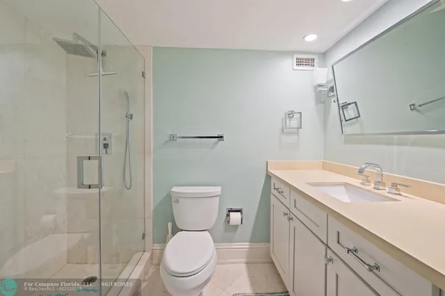 a view of a washer and dryer