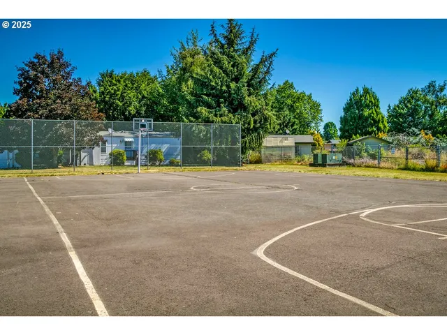 a view of a basketball court