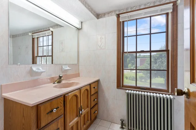 $749,000 | 200 Damascus Road, Branford, CT 06405