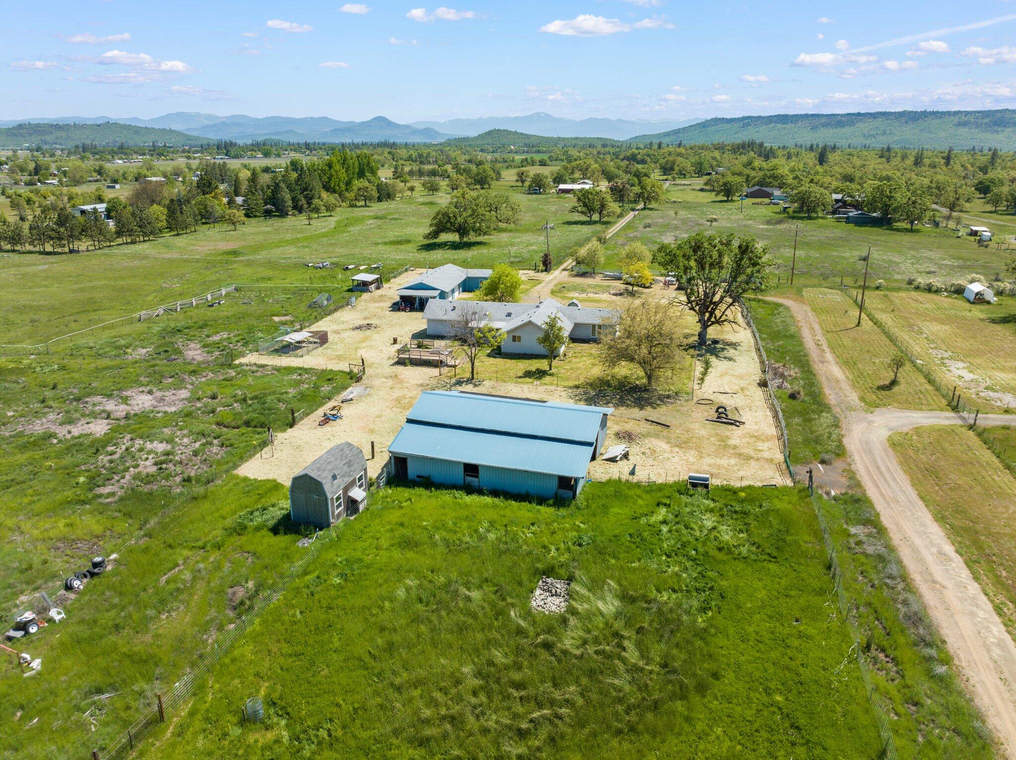 4446 Dodge Road White City, OR 97503 - Photo 6 of 41 5-web-or-mls-DJI_0258