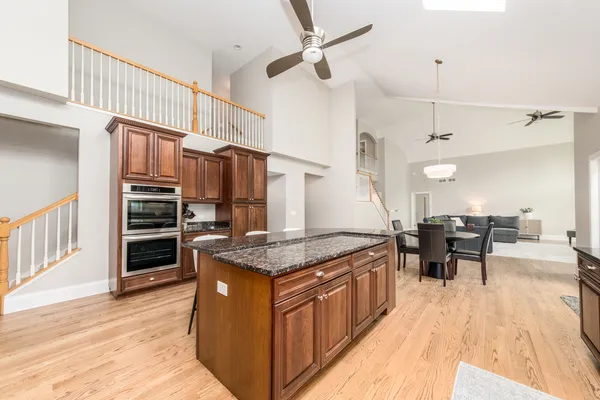$949,900 | 4736 Devon Avenue, Lisle, IL 60532