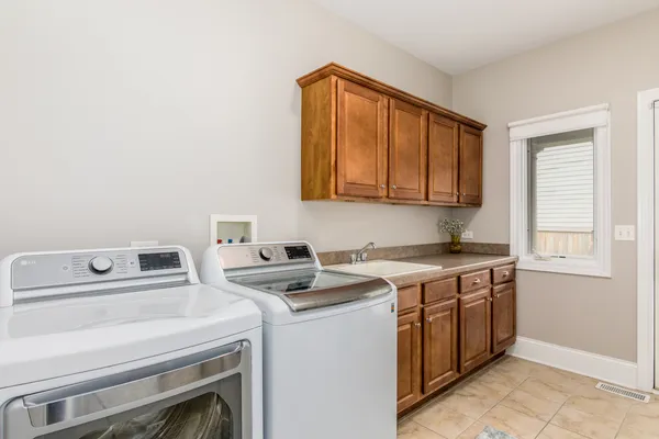 $949,900 | 4736 Devon Avenue, Lisle, IL 60532