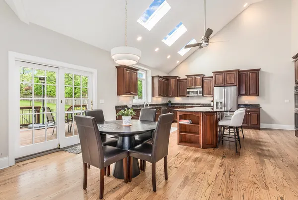 $949,900 | 4736 Devon Avenue, Lisle, IL 60532