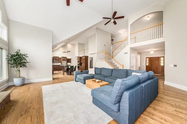 $949,900 | 4736 Devon Avenue, Lisle, IL 60532