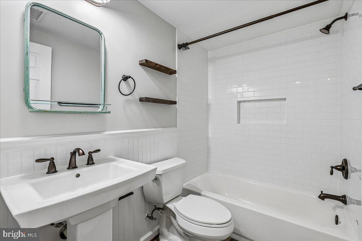 8109 Bainbridge Road Alexandria, VA 22308 - Photo 20 of 21