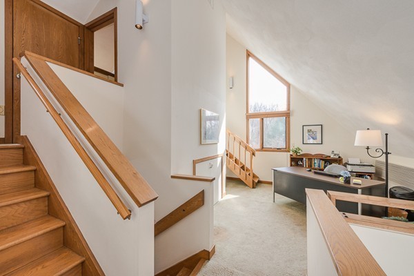 513 Strawberry Hill Road Concord, MA 01742 - Photo 10 of 30 Gallery Image 10