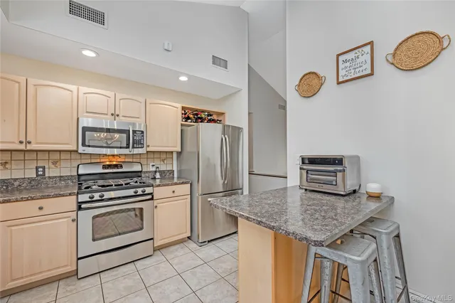 $749,999 | 1291 Boston Avenue, Bay Shore, NY 11706