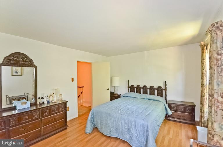8800 Winding Hollow Way Springfield, VA 22152 - Photo 12 of 22 Bedroom (Master)