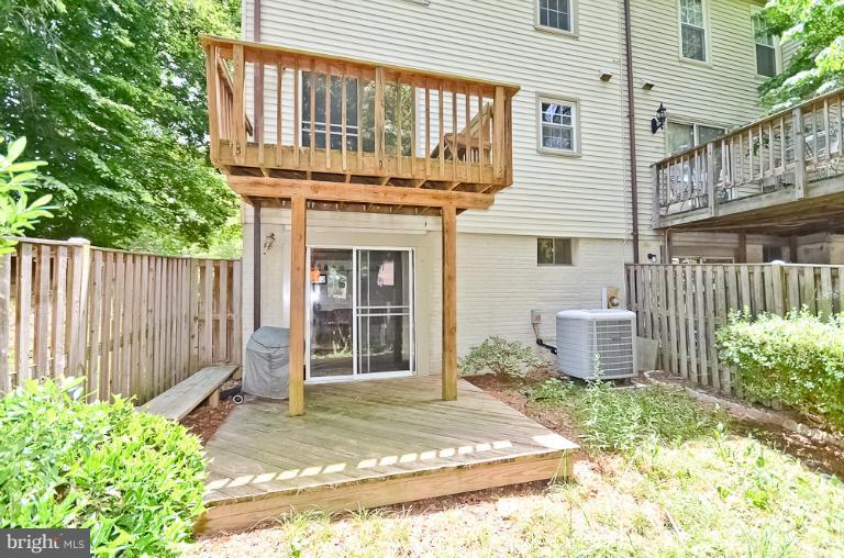 8800 Winding Hollow Way Springfield, VA 22152 - Photo 13 of 22 Exterior (Rear)
