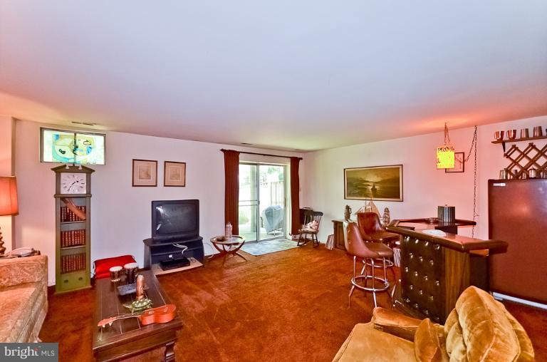 8800 Winding Hollow Way Springfield, VA 22152 - Photo 4 of 22 Rec Room
