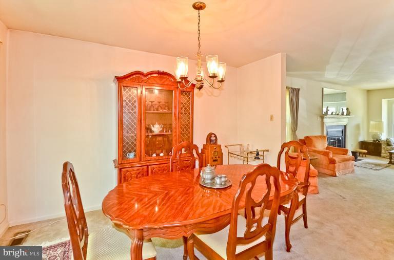 8800 Winding Hollow Way Springfield, VA 22152 - Photo 6 of 22 Dining Room