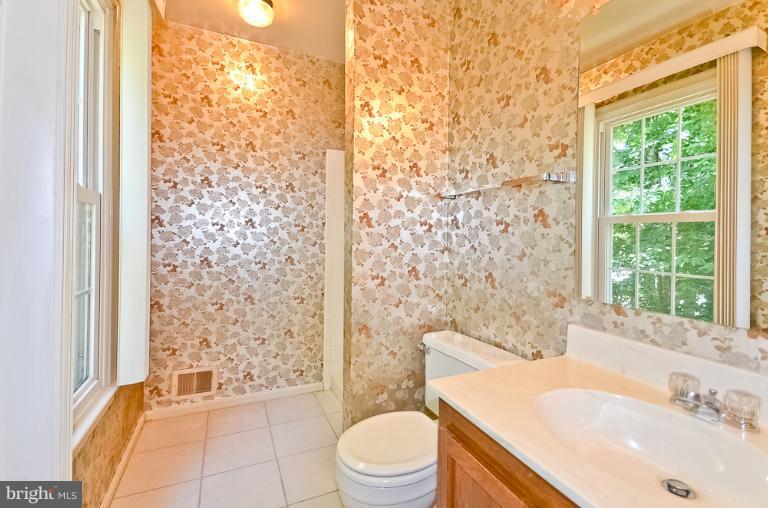 8800 Winding Hollow Way Springfield, VA 22152 - Photo 8 of 22 Bath (Master)