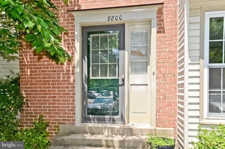 8800 Winding Hollow Way Springfield, VA 22152 - Photo 9 of 22 Exterior (Front)