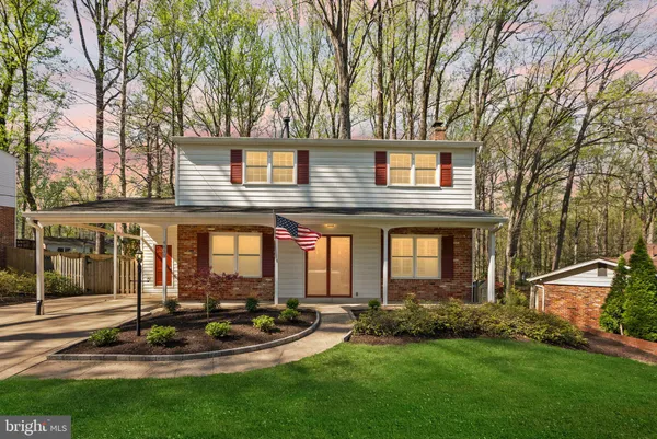 $889,000 | 4839 Red Fox Drive, Annandale, VA 22003