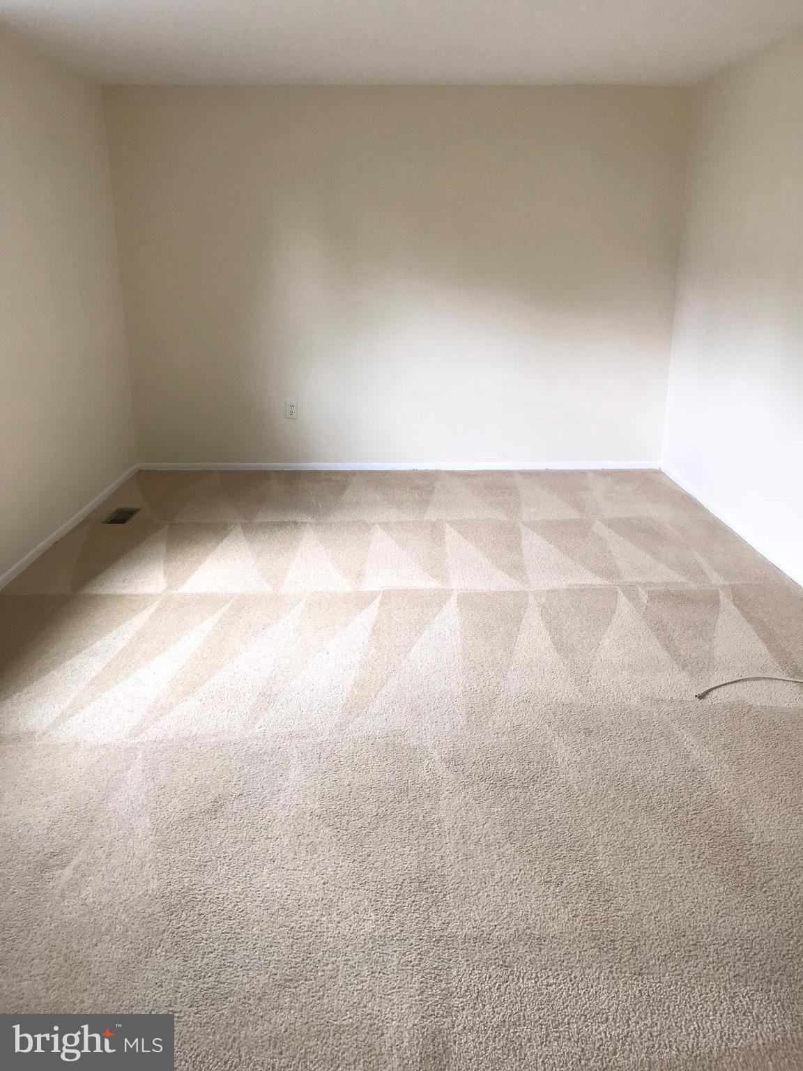 17553 Kohlhoss Road Poolesville, MD 20837 - Photo 4 of 17 a view of empty room