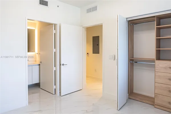 $9,850 | 700 Northeast 24th Street, Unit 3603, Miami, FL 33137