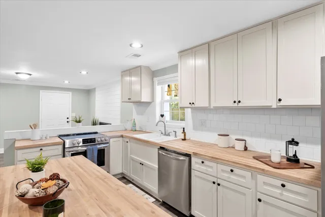 $520,000 | 1174 Fort Johnson Road, Charleston, SC 29412