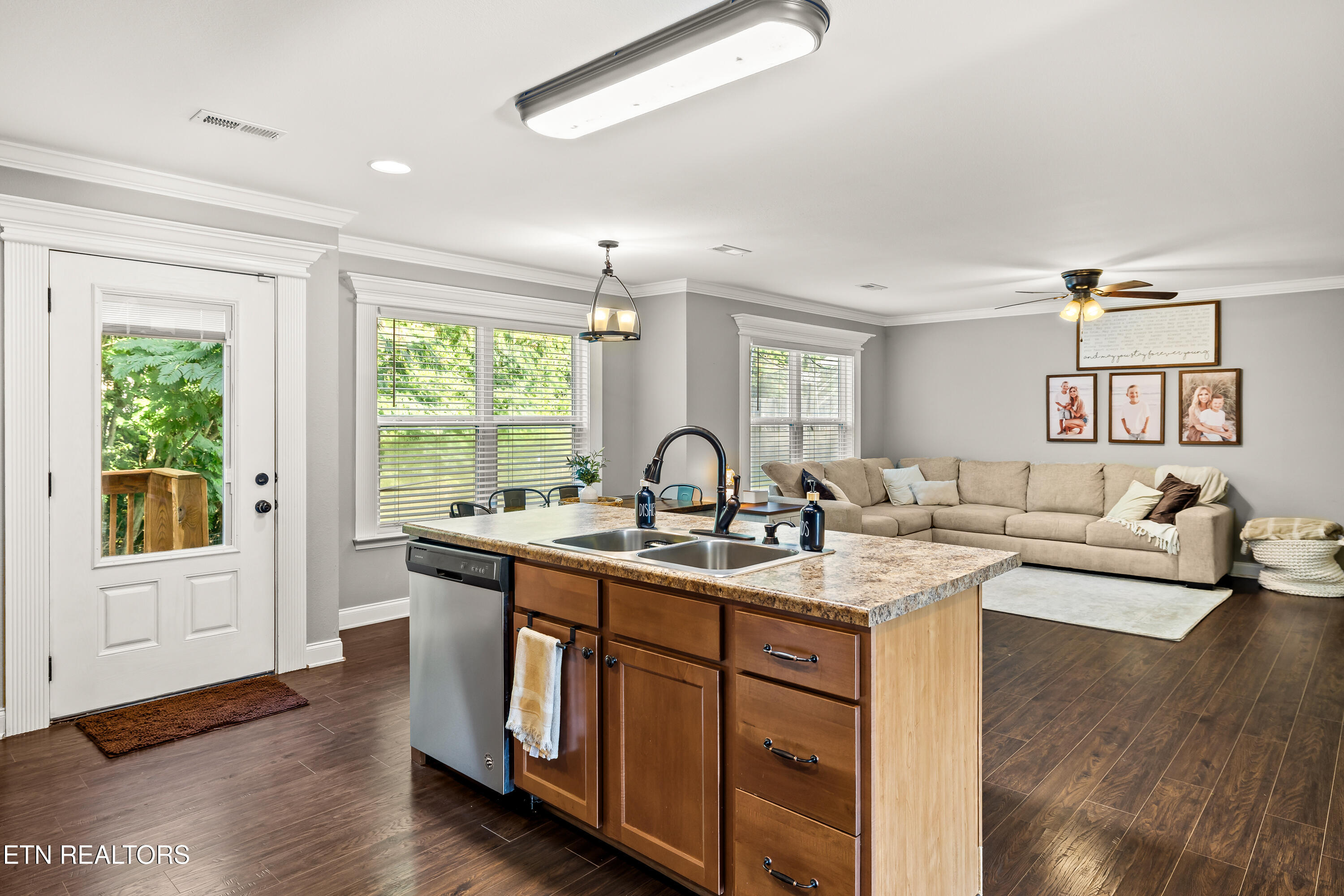 215 Rye Drive Maryville, TN 37801 - Photo 5 of 32 215RyeDr-13