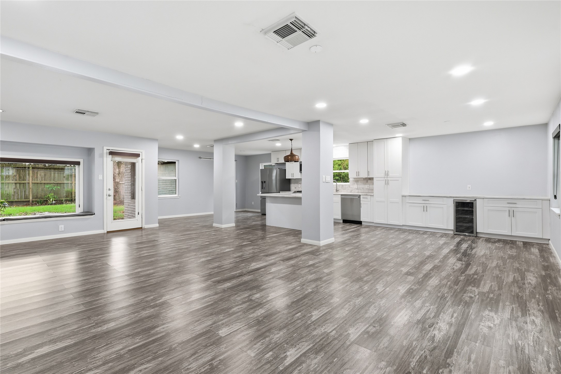 5347 Rutherglenn Drive Houston, TX 77096 - Photo 3 of 21 Open concept