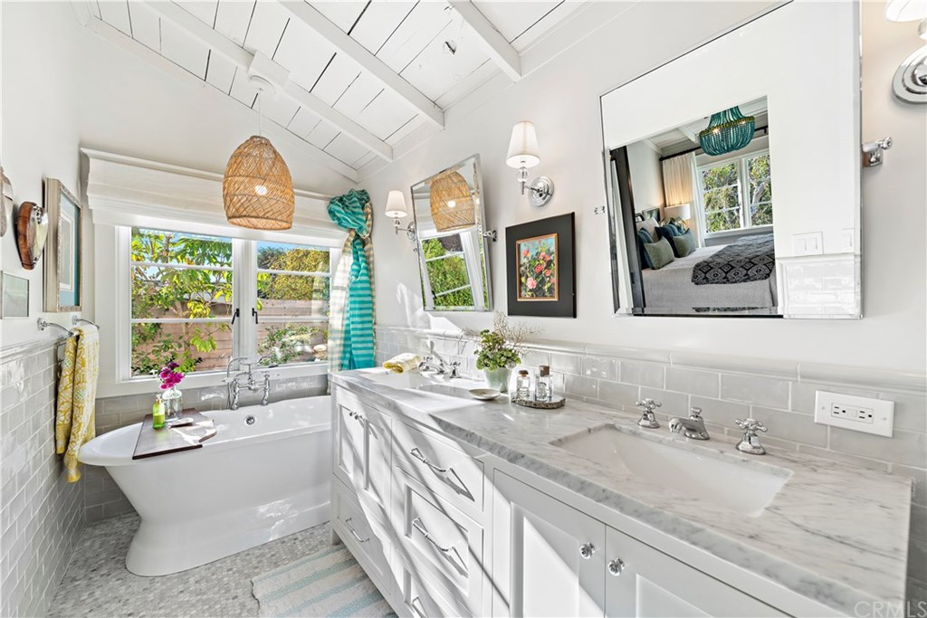 464 El Bosque Laguna Beach, CA 92651 - Photo 13 of 25 Master Bathroom.