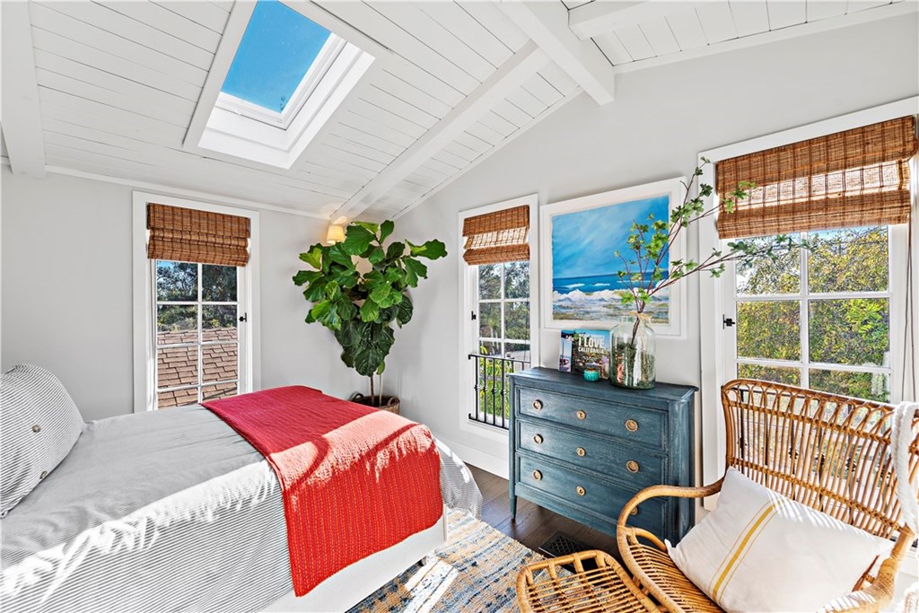 464 El Bosque Laguna Beach, CA 92651 - Photo 19 of 25 Bedroom