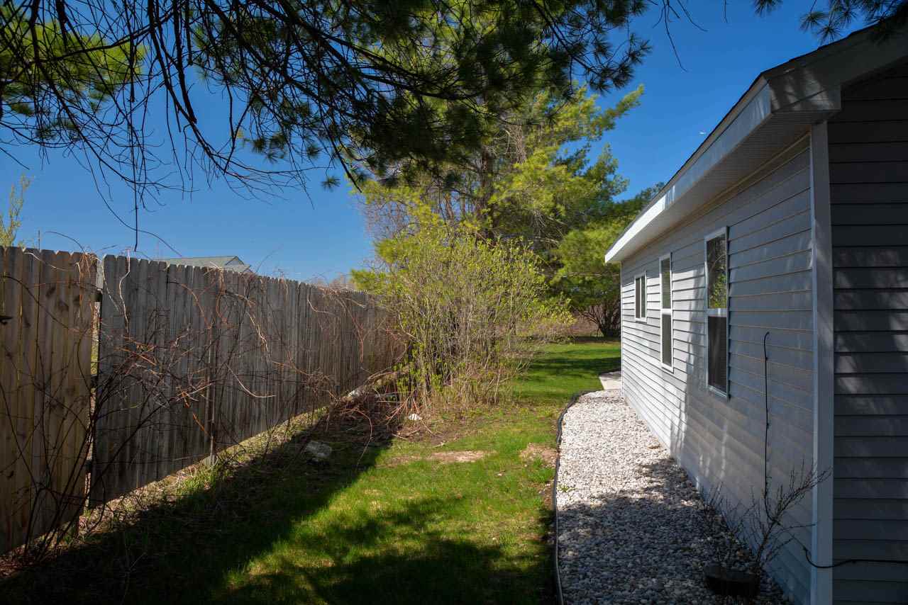 2527 North Three Mile Road Traverse City, MI 49686 - Photo 33 of 38 1831388-32.JPG
