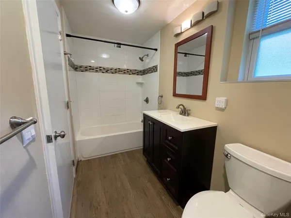 $3,200 | 328 B East Broadway, Port Jefferson, NY 11777