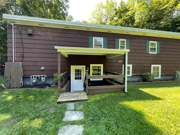 $3,200 | 328 B East Broadway, Port Jefferson, NY 11777