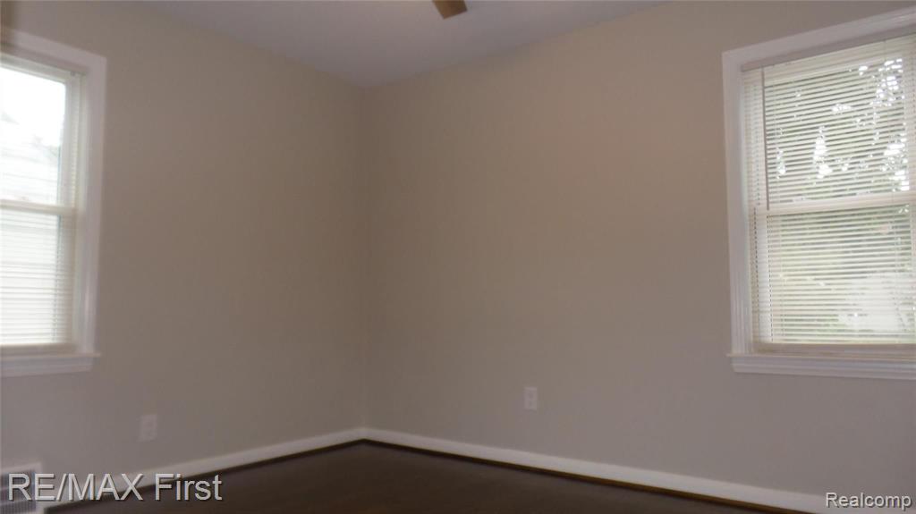 2350 Cambridge Road Berkley, MI 48072 - Photo 22 of 29