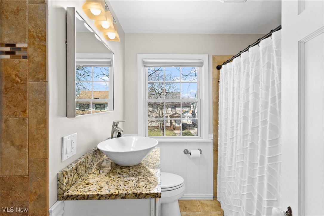 2651 Shaker Road Cleveland Heights, OH 44118 - Photo 20 of 28 Bathroom with vanity and curtained shower