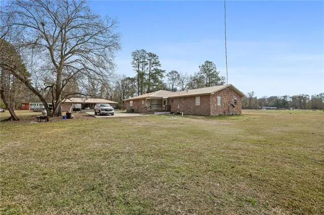 $326,000 | 29385 James Chapel Road North, Albany, LA 70711
